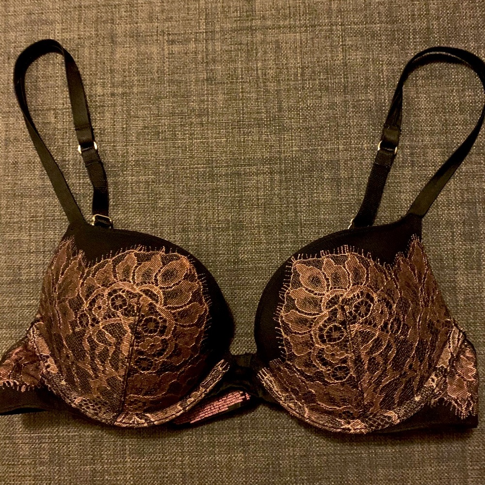 Victoria Secret Bra size 32B